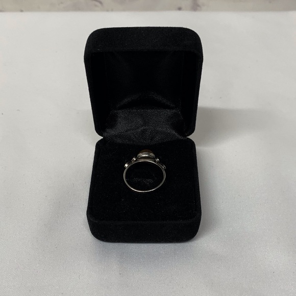 Vintage Amber set in Sterling Silver Ring - Picture 3 of 6